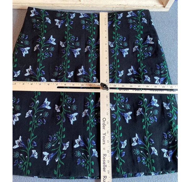 Ann Taylor Woman’s skirt size 12 black with green blue floral design lined FLAW - Picture 10 of 12
